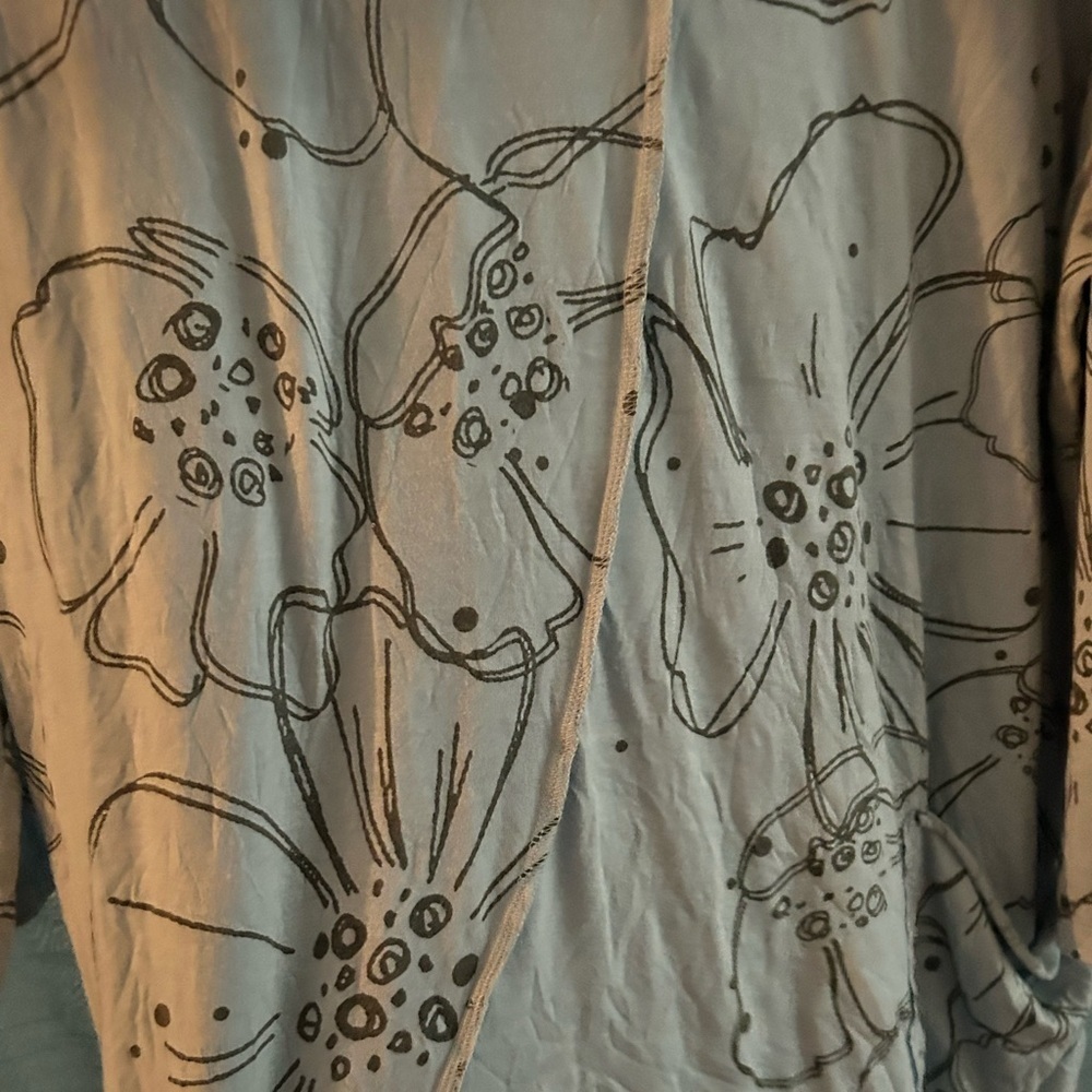 Chalet et Céci xL Black and pale green Floral Top- long sleeves- round neckline - Picture 4 of 8
